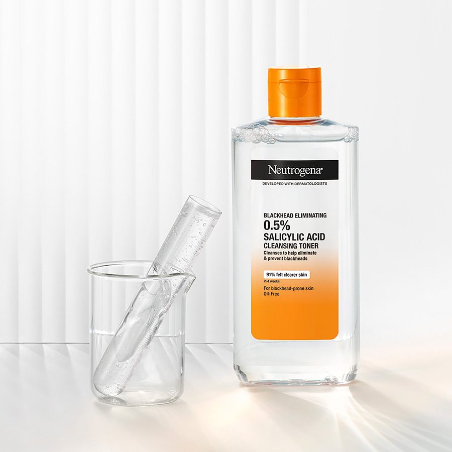 221017_s09_blackhead_eliminating_toner_lr-en-gb-Neutrogena Neutrogena Blackhead Eliminating 0.5% Salicylic Acid Cleansing Toner - France - Image 1